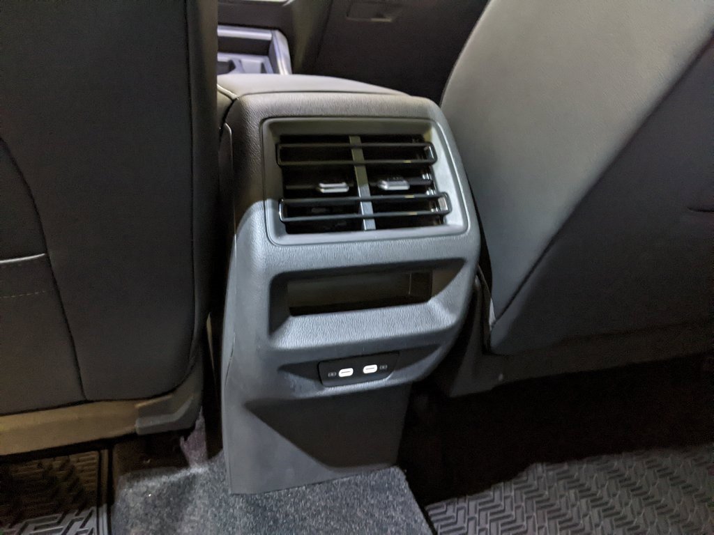 New 2025 Volkswagen Tiguan SE image 24