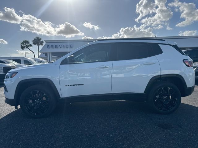 Used 2025 Jeep Compass Latitude w/ Convenience Group image 2