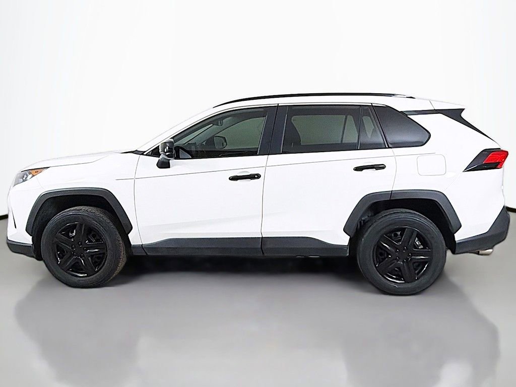 Used 2020 Toyota RAV4 LE image 10