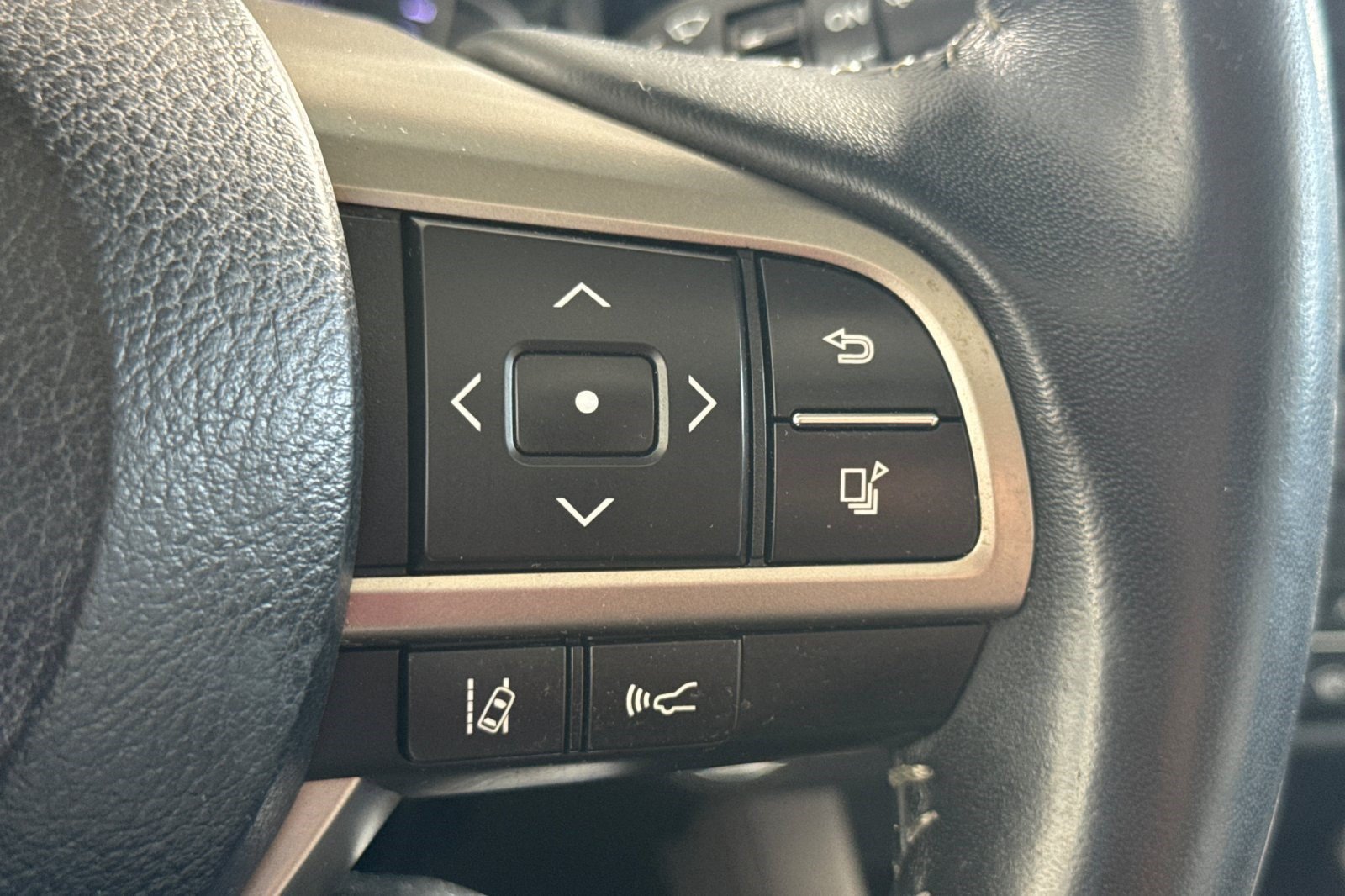 Used 2018 Lexus RX 350 AWD w/ Premium Package image 32