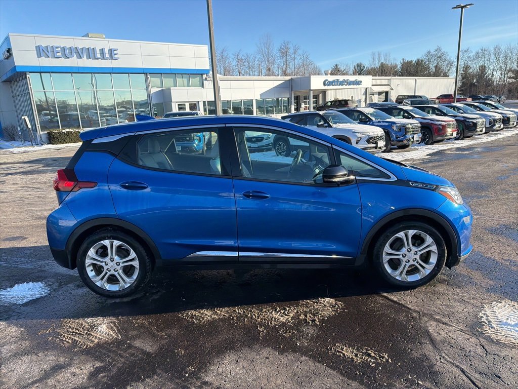 Used 2017 Chevrolet Bolt LT image 2