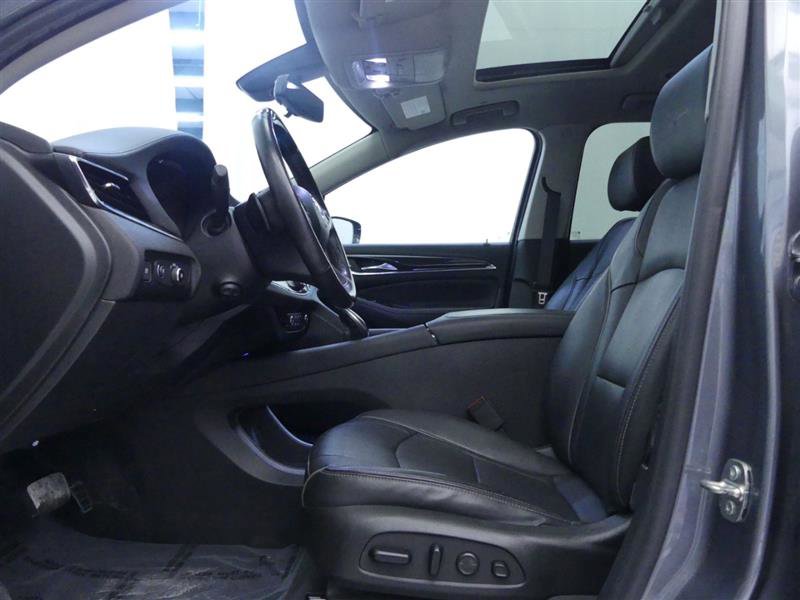 Used 2021 Buick Enclave Avenir w/ Avenir Technology Package image 20