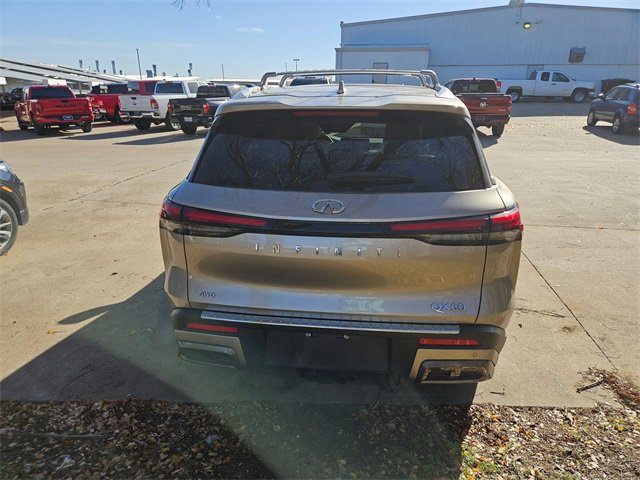Used 2023 INFINITI QX60 Sensory w/ Vision Package image 4