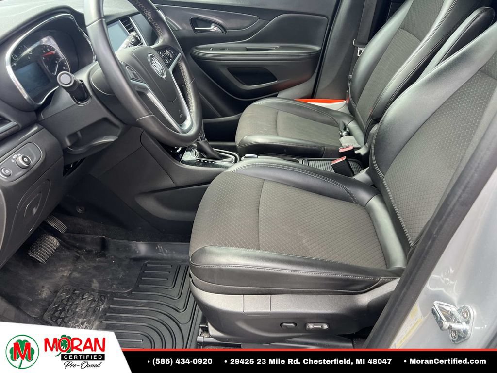 Used 2021 Buick Encore Preferred AWD/4WD image 17