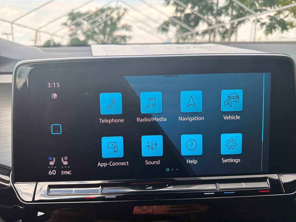 Used 2025 Volkswagen Atlas Cross Sport SE w/ Panoramic Sunroof Package FWD image 22