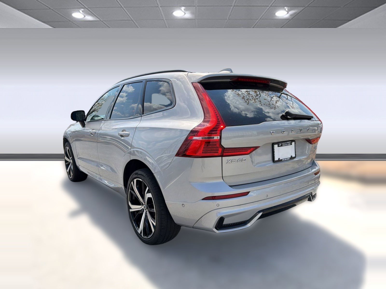 Certified 2023 Volvo XC60 B5 Ultimate FWD image 3