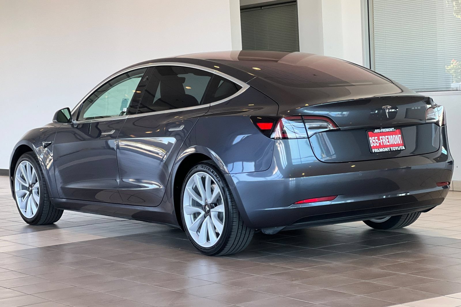 Used 2018 Tesla Model 3 Long Range RWD image 6