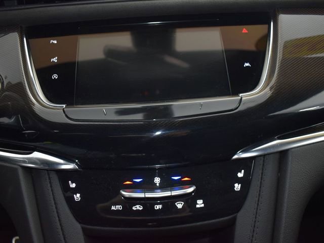 Used 2023 Cadillac XT6 Sport w/ LPO, ONYX Package image 21