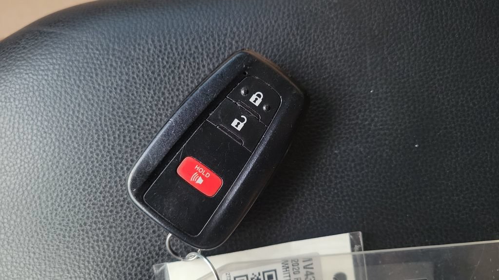 Certified 2020 Toyota RAV4 XLE FWD image 23