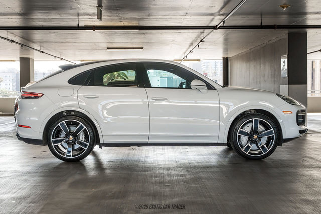 Used 2023 Porsche Cayenne Turbo AWD/4WD image 9