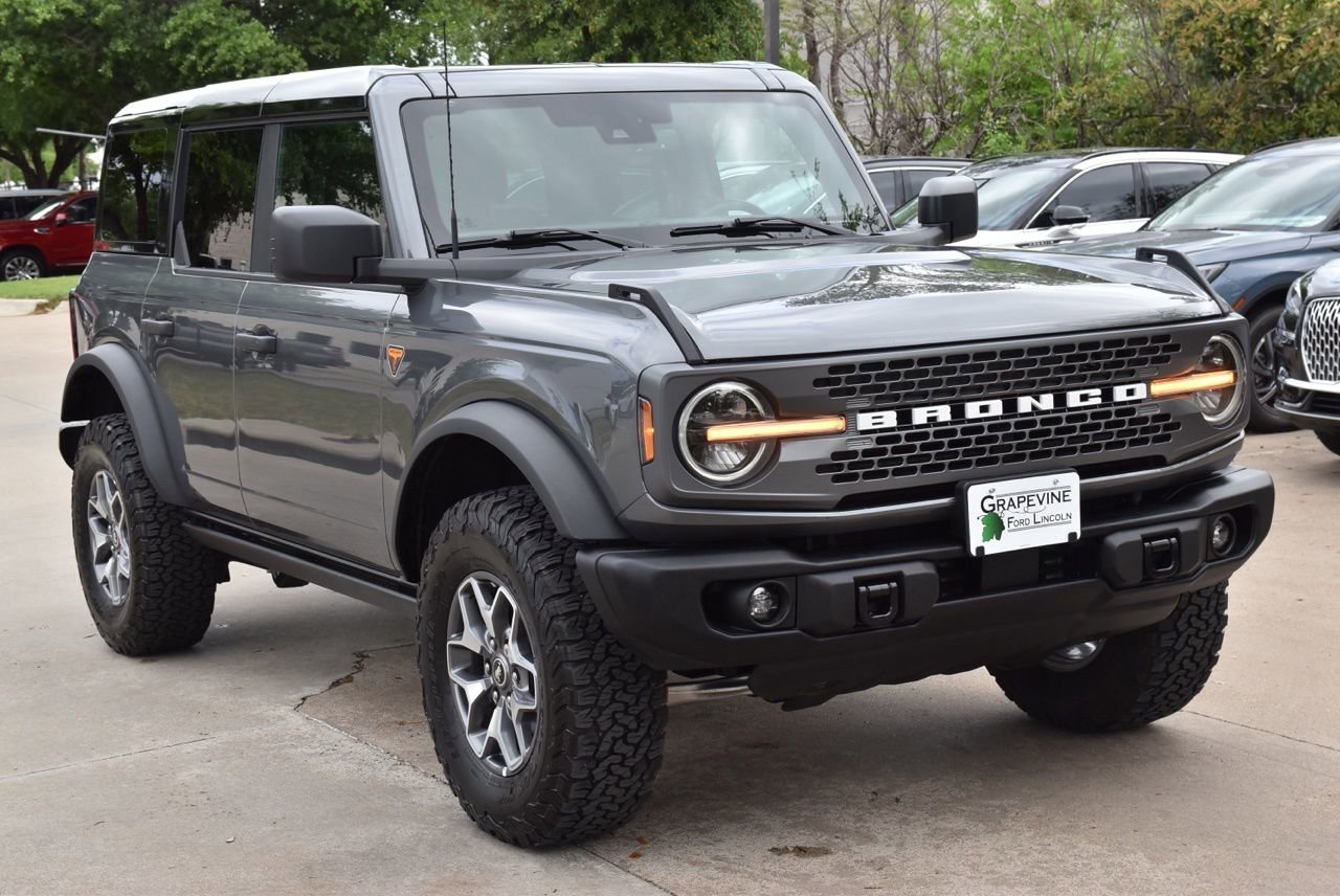 Certified 2025 Ford Bronco Badlands image 4