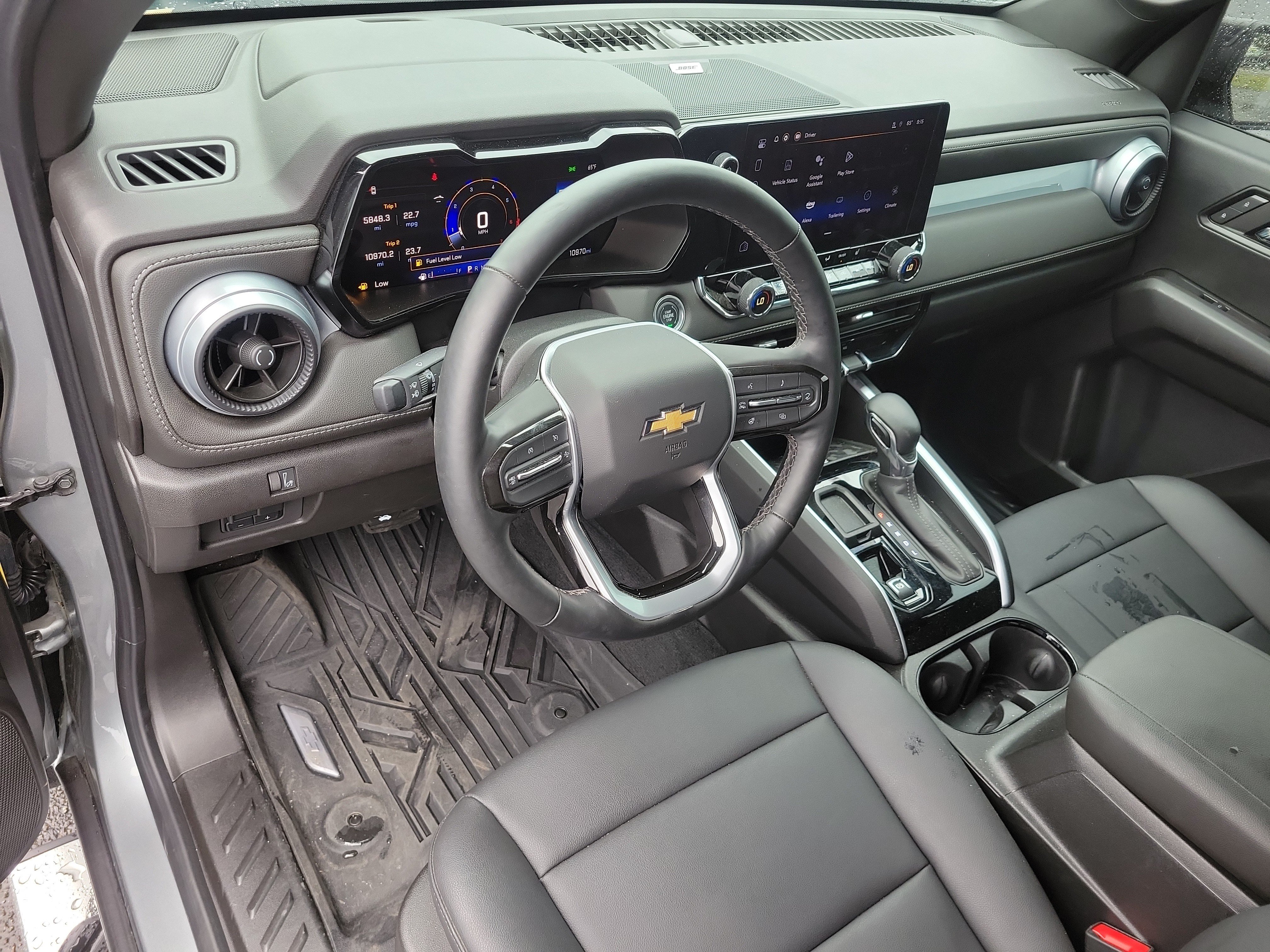Used 2024 Chevrolet Colorado LT w/ LT Convenience Package III RWD image 8