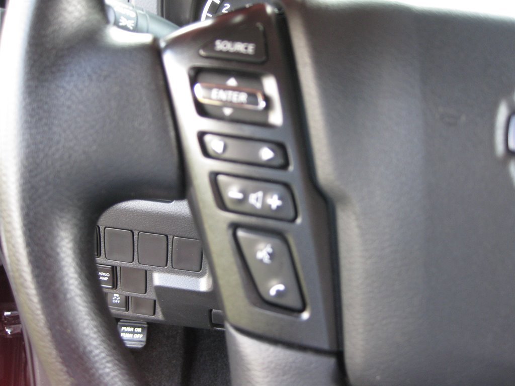 Used 2025 Nissan Frontier SV image 15