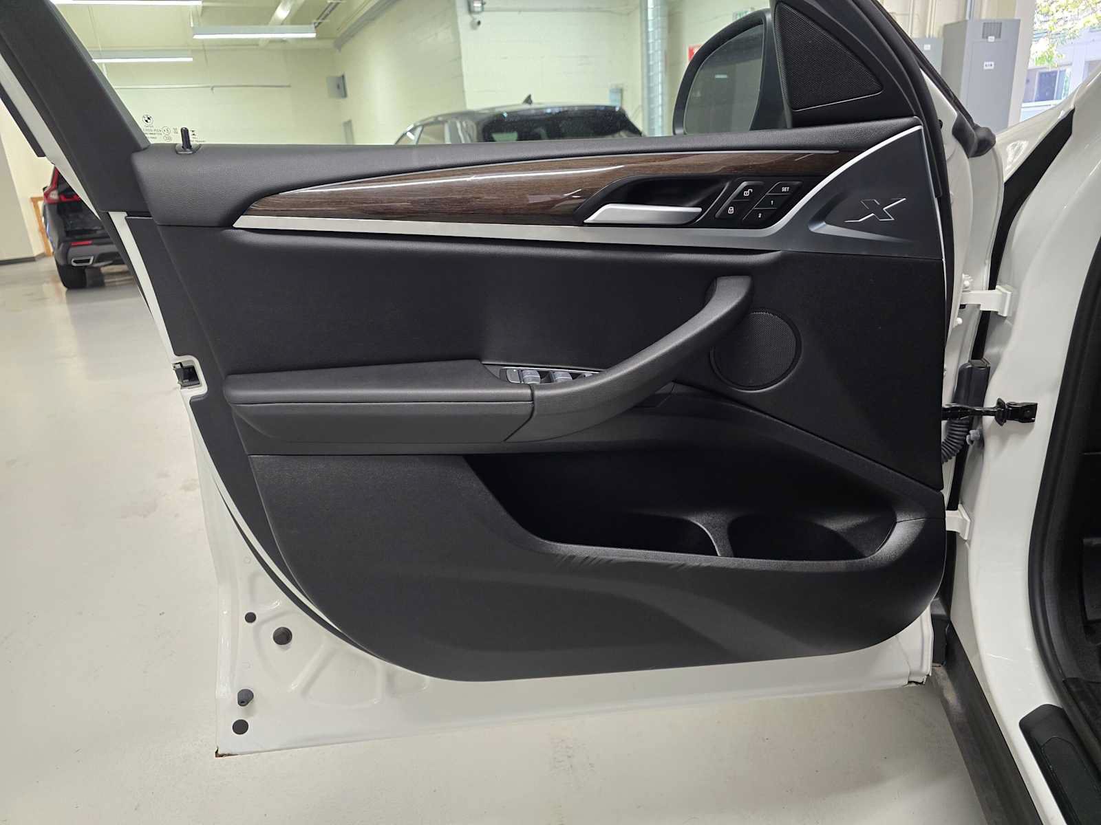 Used 2025 BMW X4 xDrive30i AWD/4WD image 20