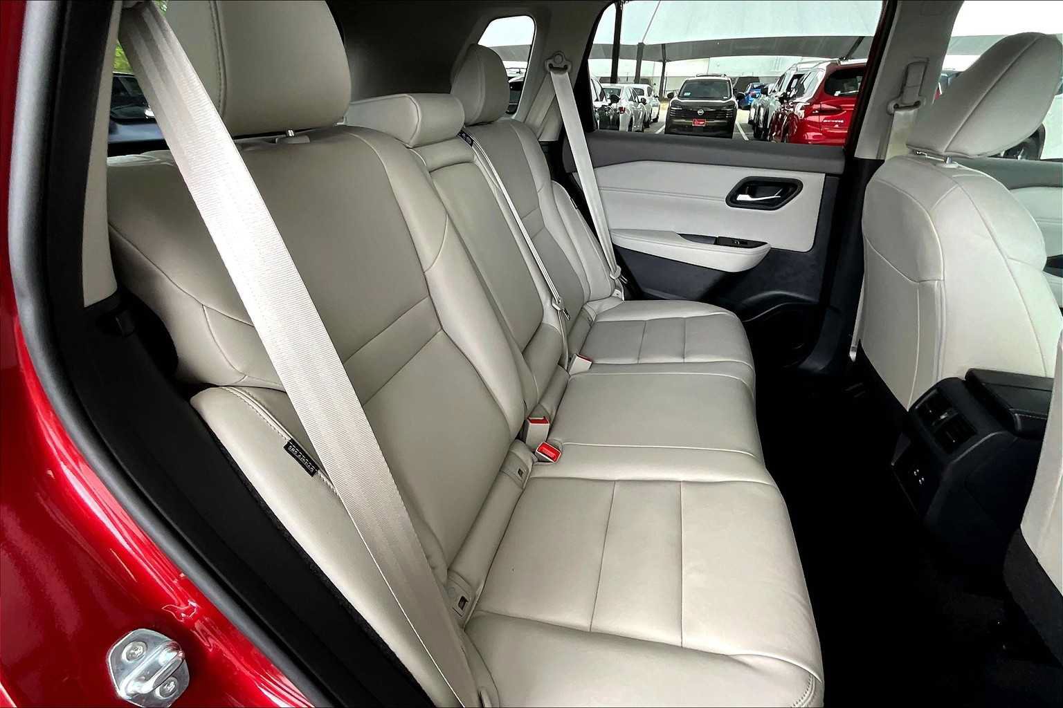 Used 2024 Nissan Rogue SL FWD image 20