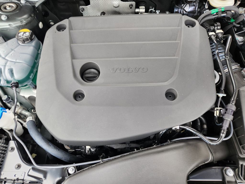 New 2026 Volvo XC40 B5 Plus w/ Protection Package Premier AWD/4WD image 20