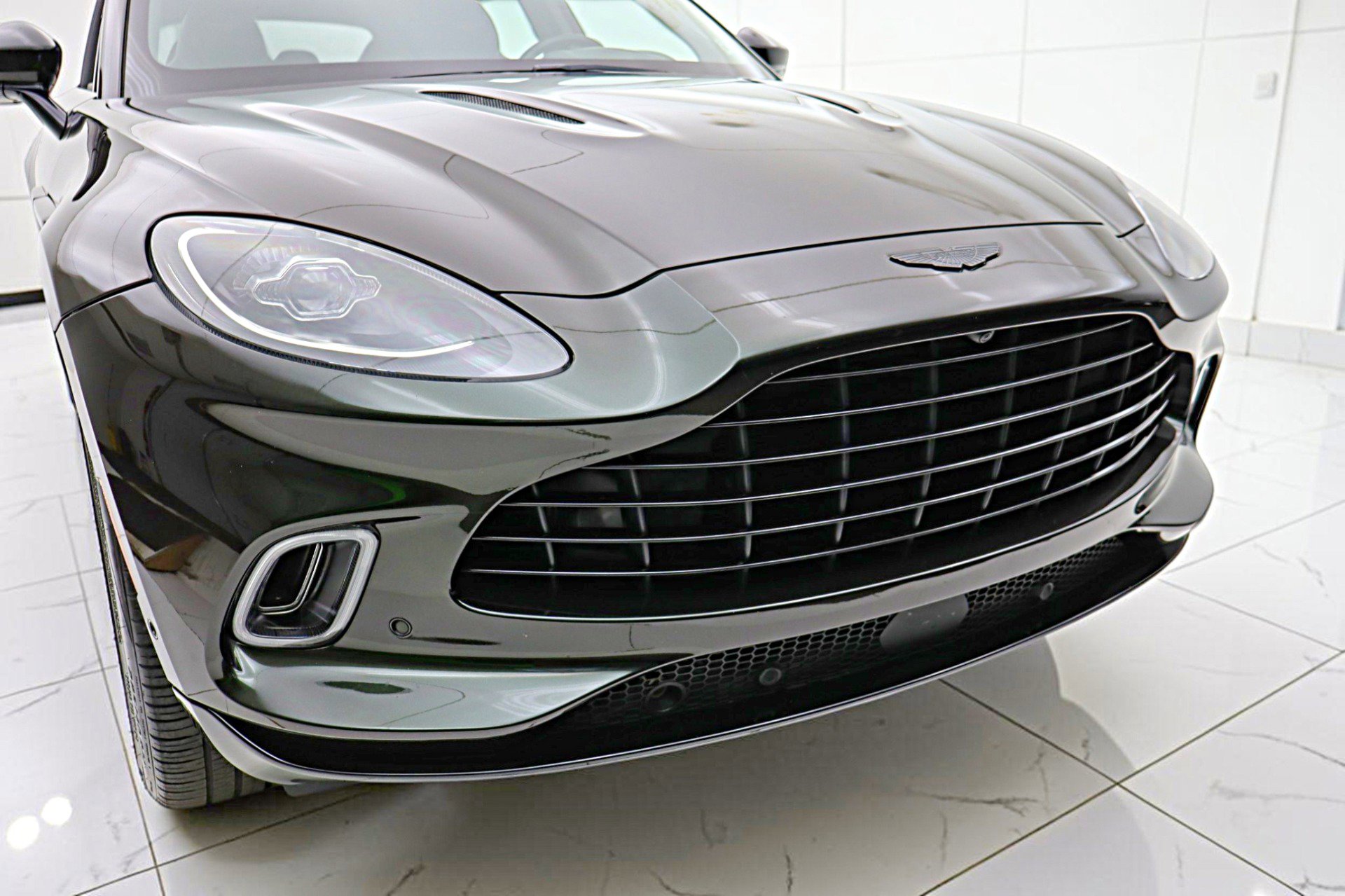 Used 2021 Aston Martin DBX AWD/4WD image 22