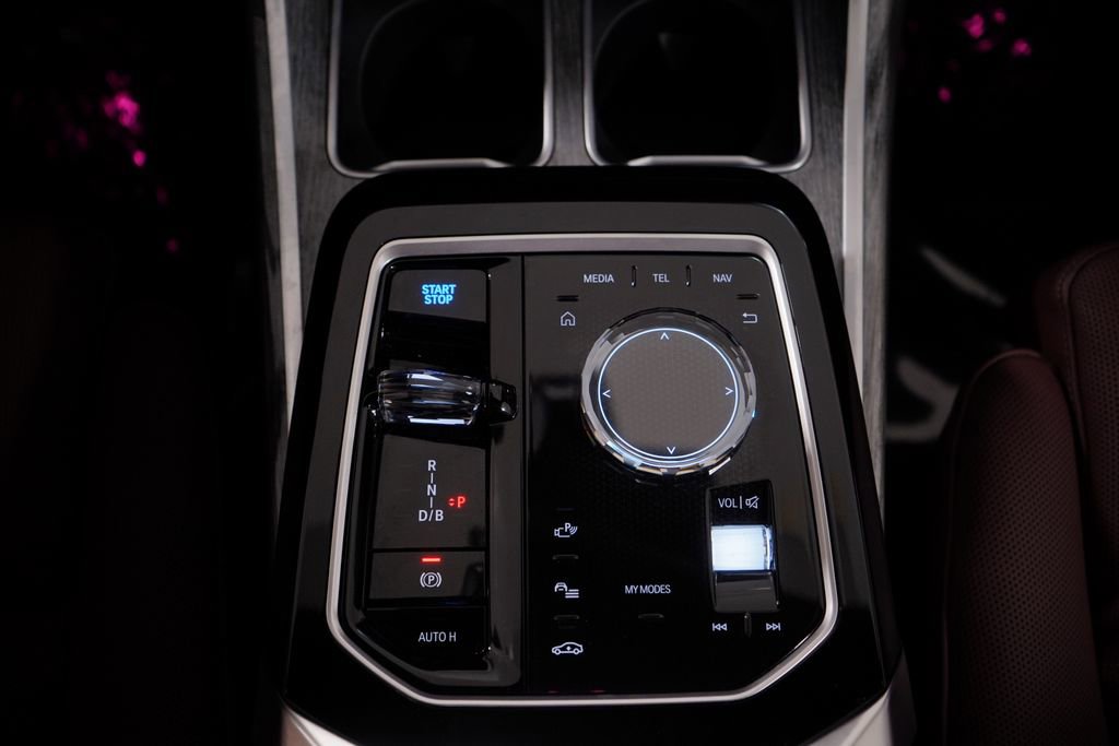 Used 2025 BMW i7 eDrive50 w/ M Sport Package image 14