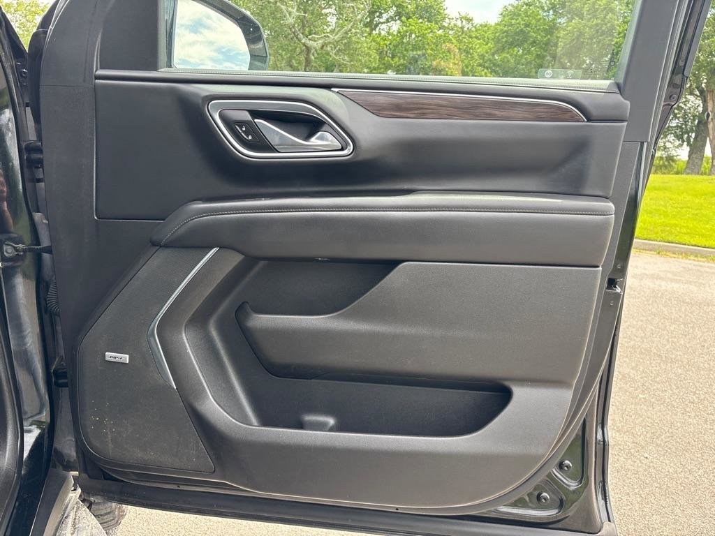 Used 2021 Chevrolet Suburban LT AWD/4WD image 15