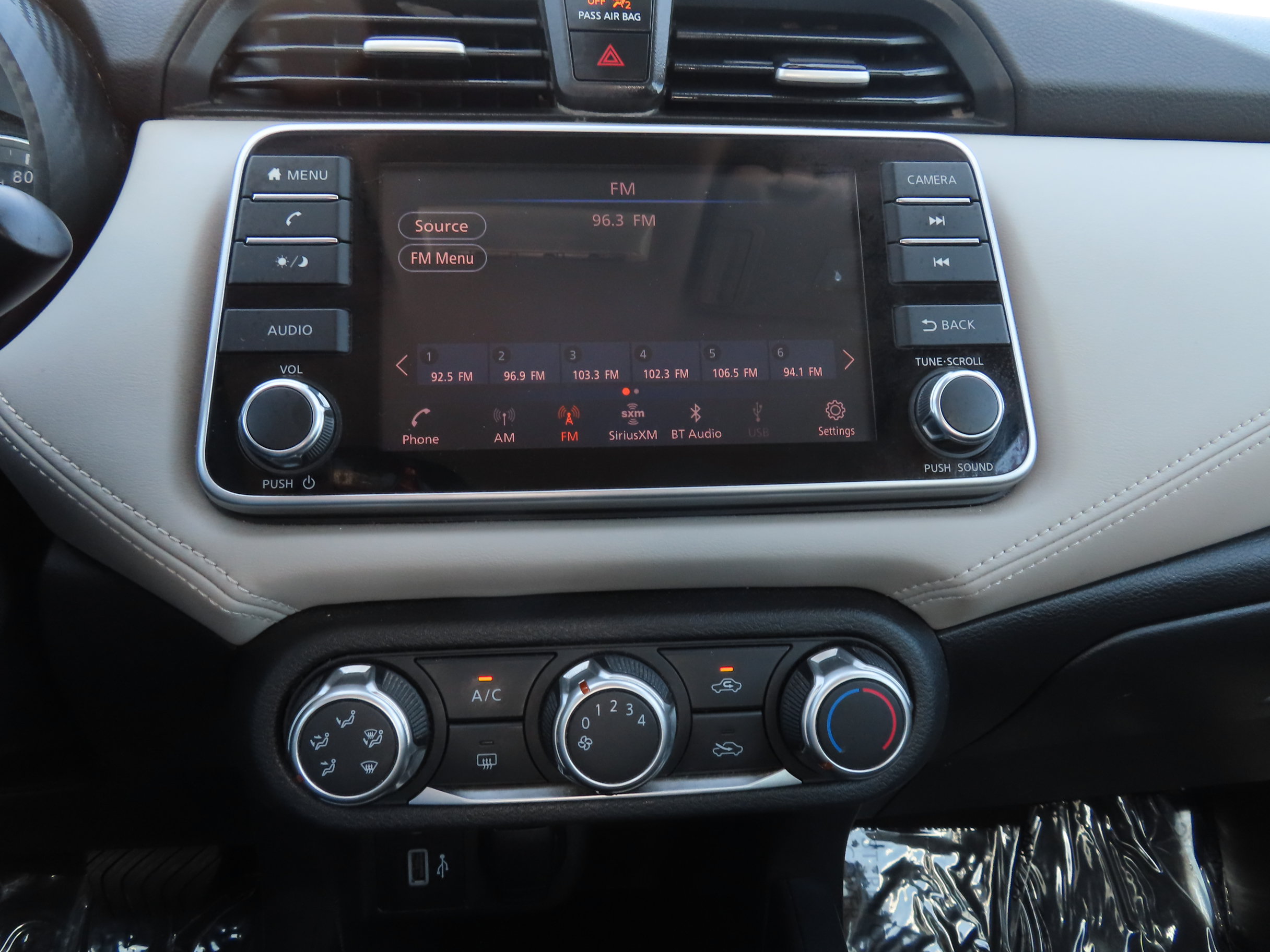 Used 2020 Nissan Versa SV FWD image 23