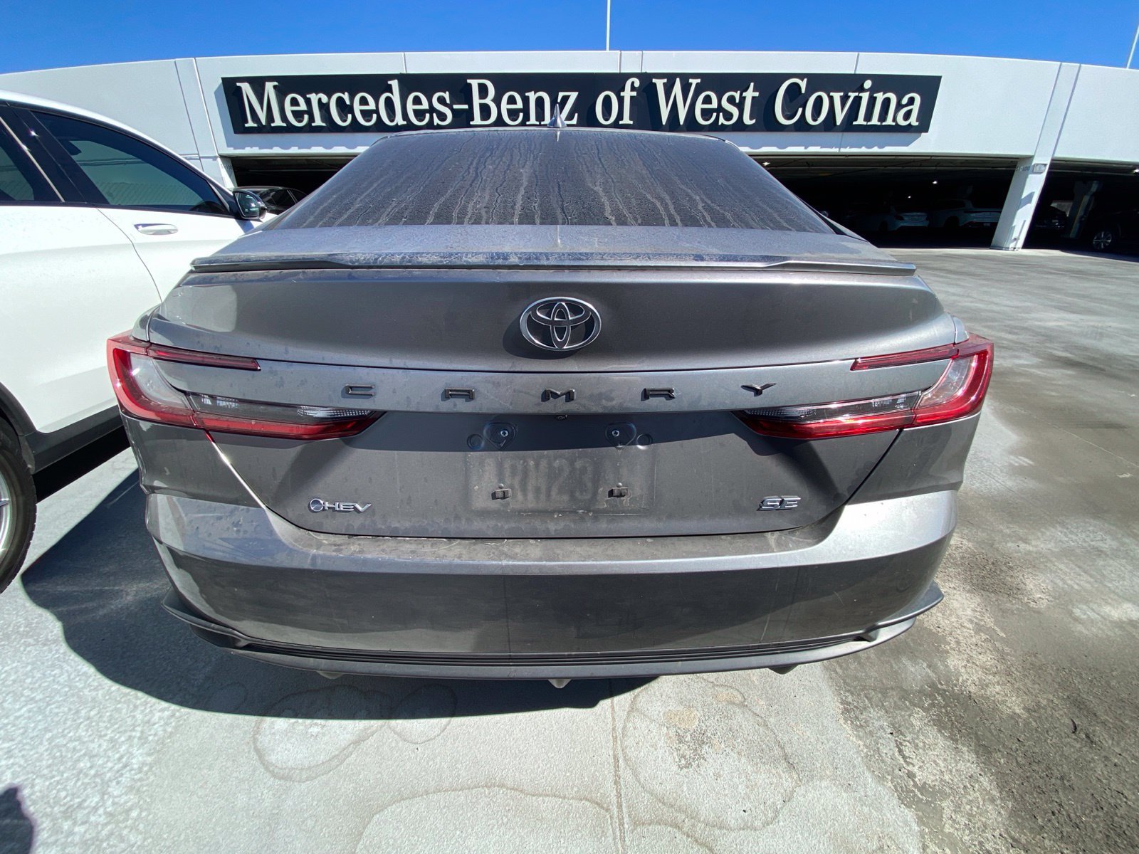 Used 2025 Toyota Camry SE FWD image 5
