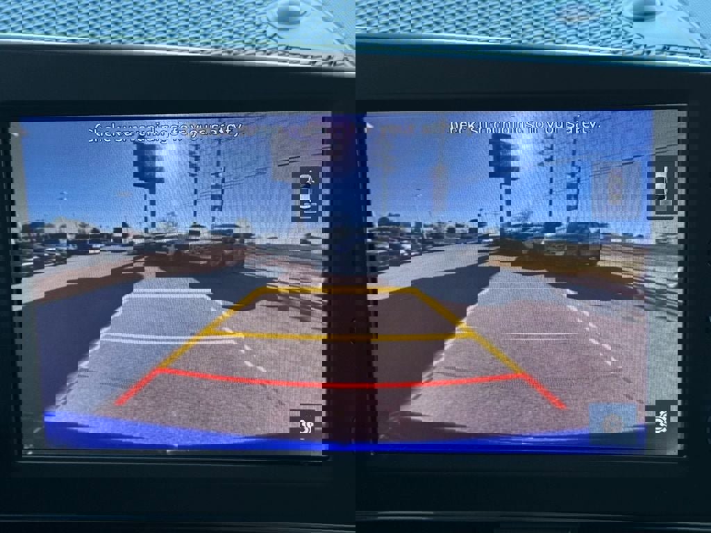 Used 2022 Hyundai Elantra SE image 28