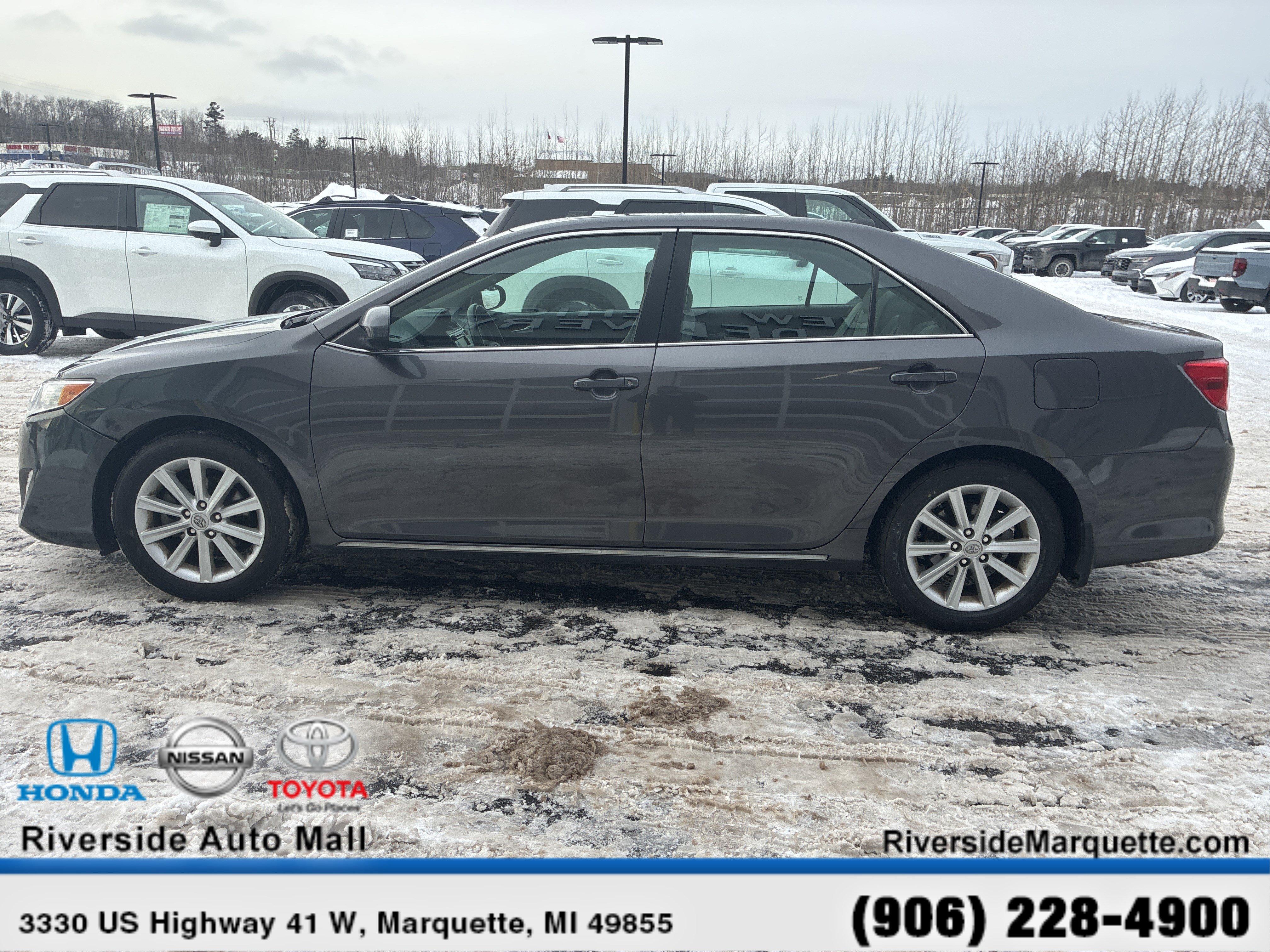 Used 2014 Toyota Camry SE image 4