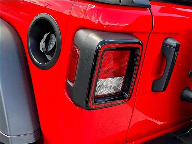 Used 2024 Jeep Wrangler Willys AWD/4WD image 29
