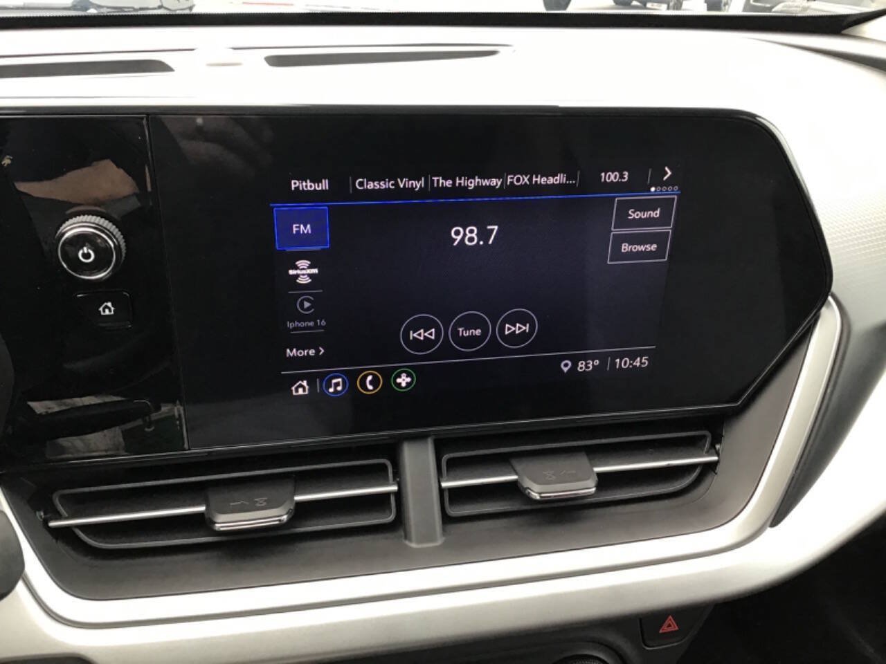 Used 2024 Chevrolet Trax LS w/ LS Convenience Package FWD image 12