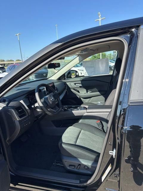 New 2026 Nissan Rogue SV w/ Cold Weather Package FWD image 11
