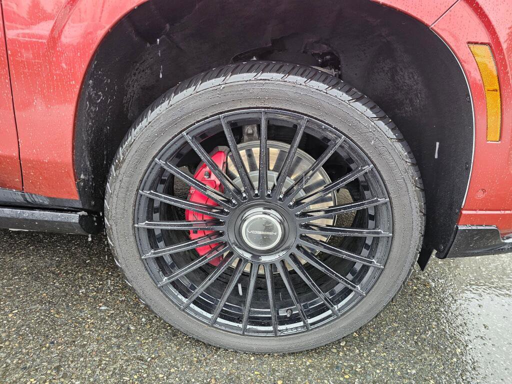 Used 2025 Cadillac Escalade V image 14