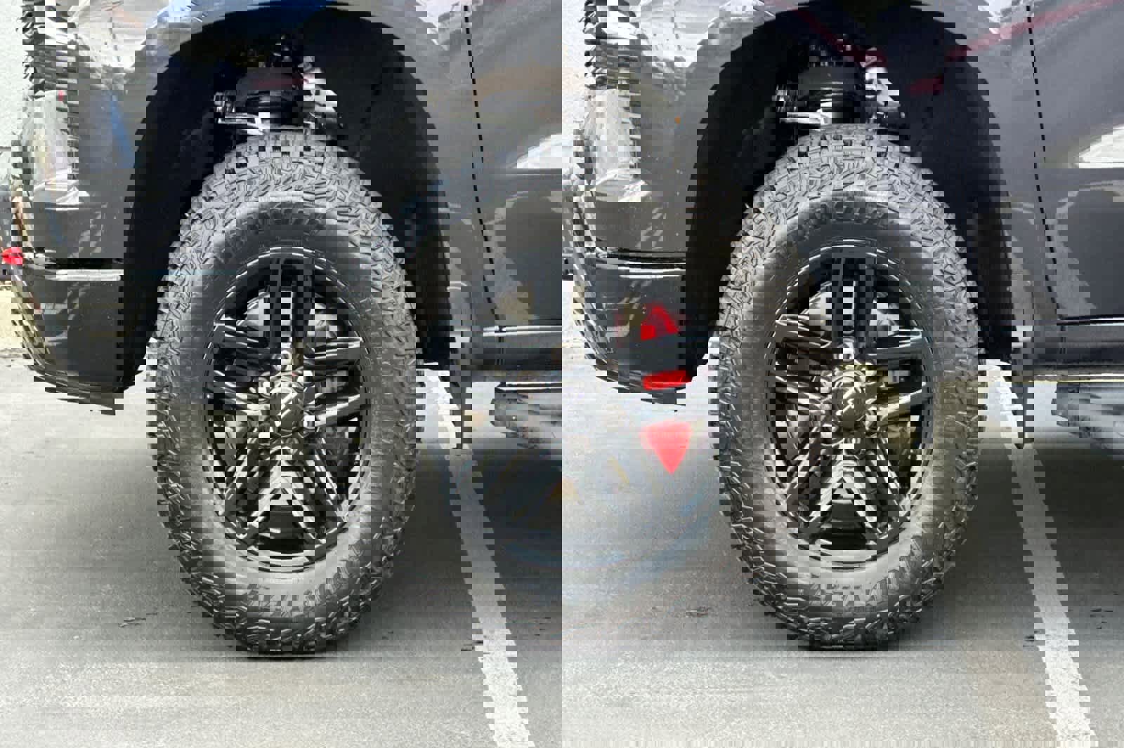 Used 2024 Chevrolet Silverado 1500 LT Trail Boss w/ Convenience Package II image 32