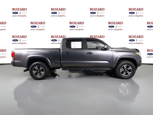 Used 2017 Toyota Tacoma TRD Sport RWD image 9