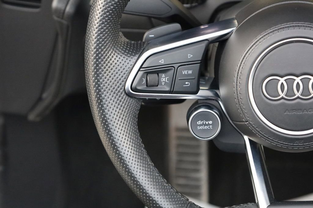 Used 2020 Audi R8 V10 w/ Carbon Exterior Package image 28