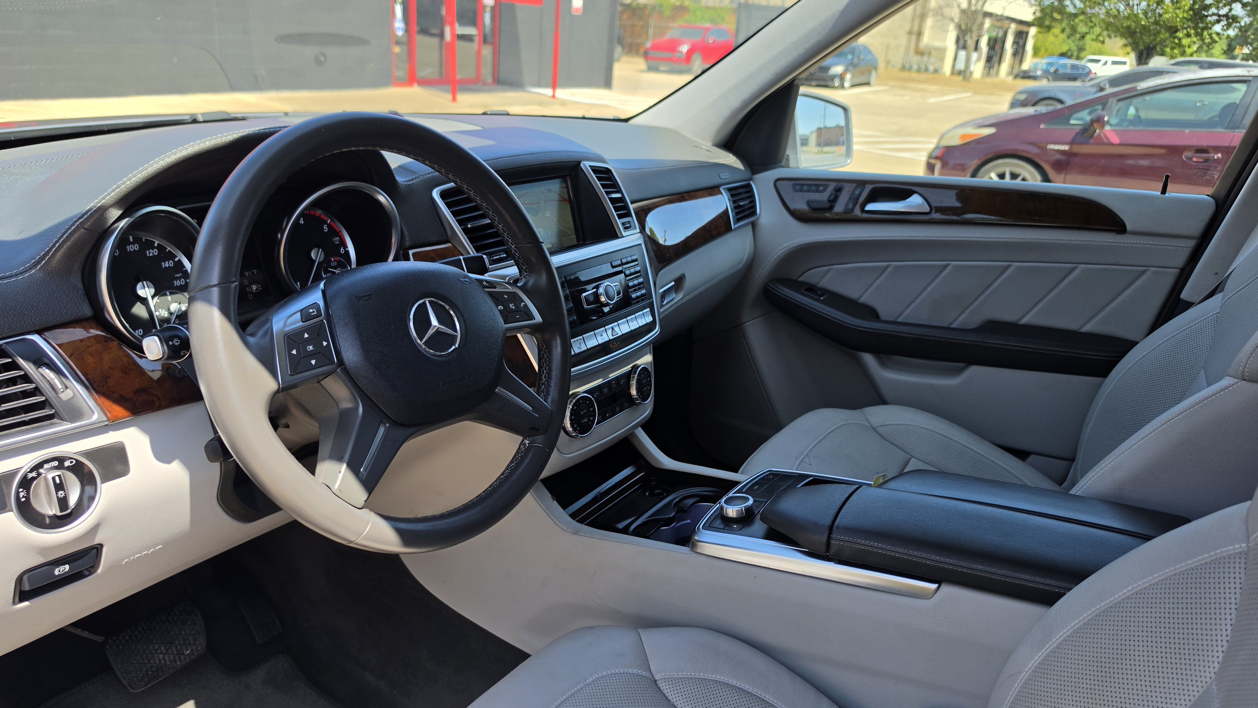 Used 2015 Mercedes-Benz GL 320 BlueTEC 4MATIC w/ Premium I Package image 27