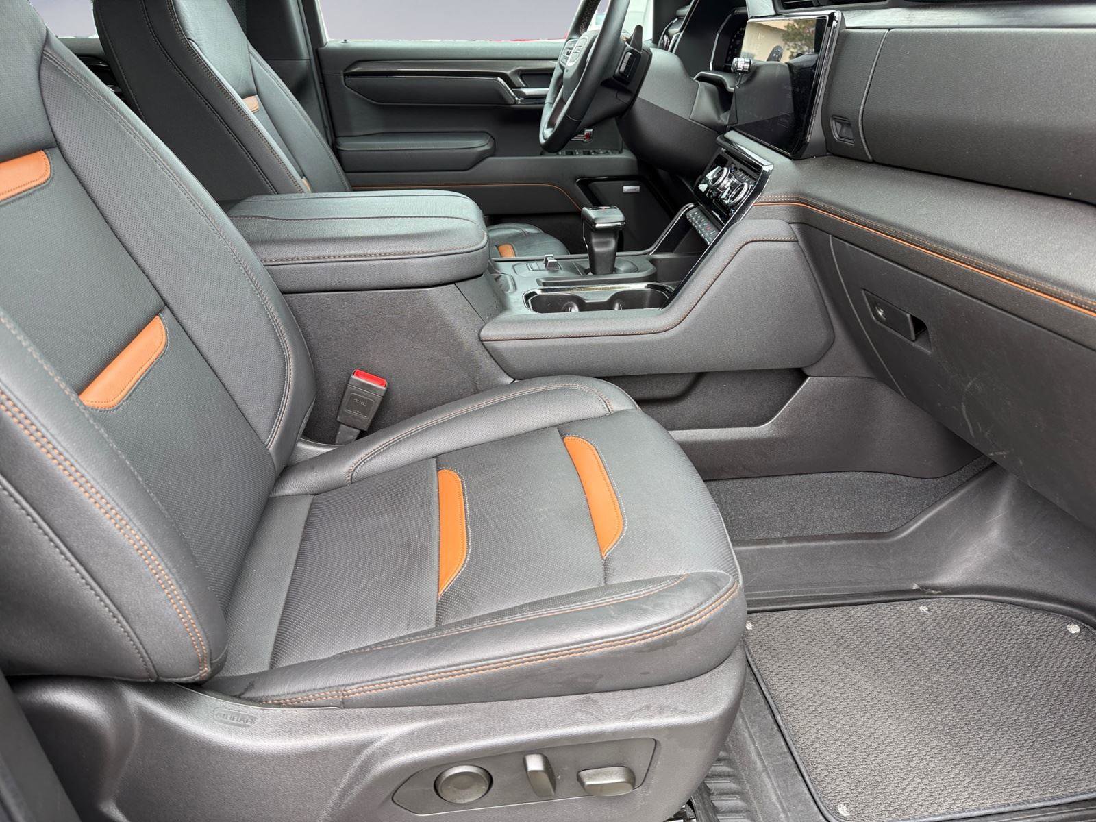 Used 2025 GMC Sierra 1500 AT4 w/ AT4 Premium Package AWD/4WD image 17