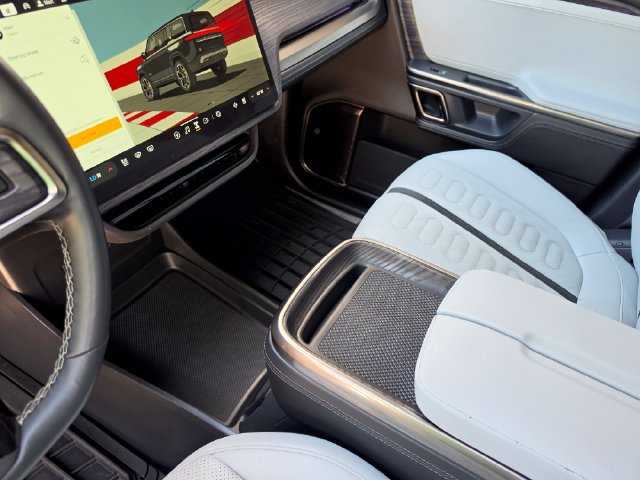 Used 2023 Rivian R1S Launch Edition Quad AWD/4WD image 23