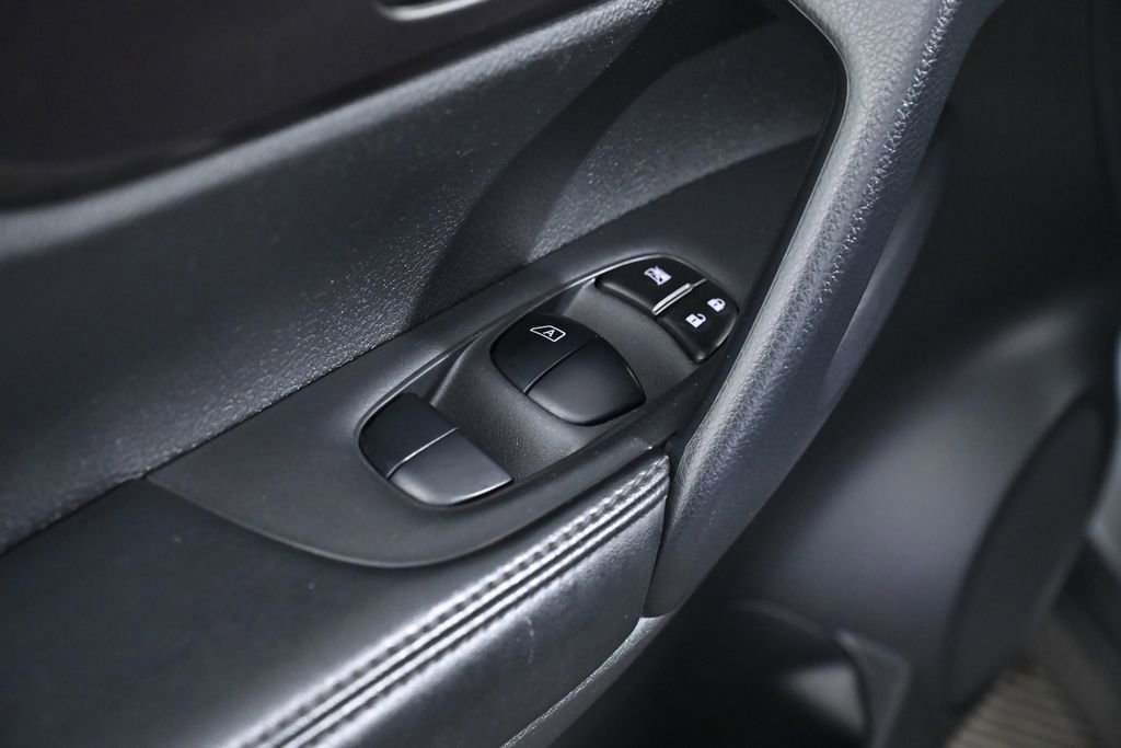 Used 2021 Nissan Rogue Sport S image 20