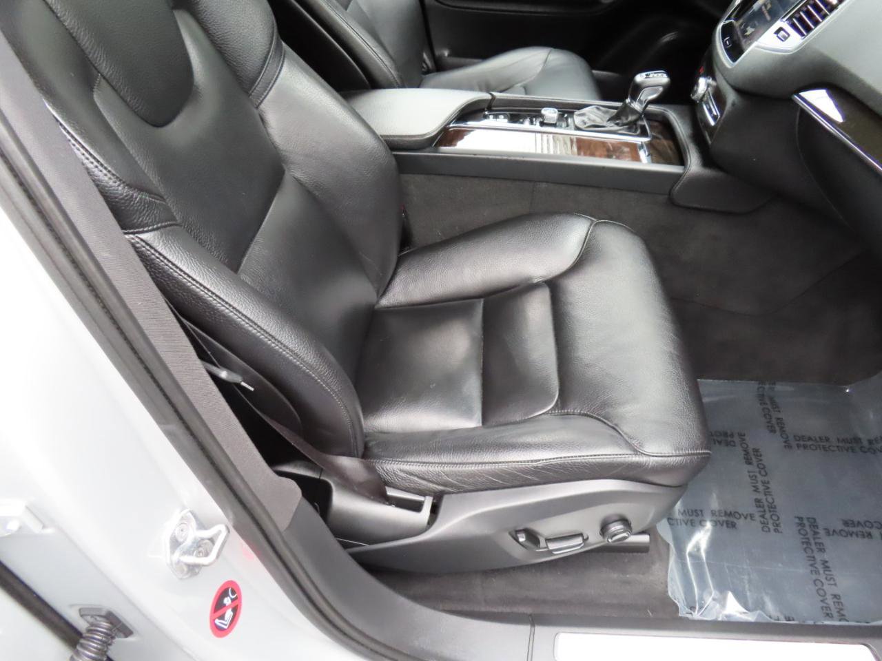 Used 2018 Volvo XC90 T6 Momentum w/ Convenience Package image 20