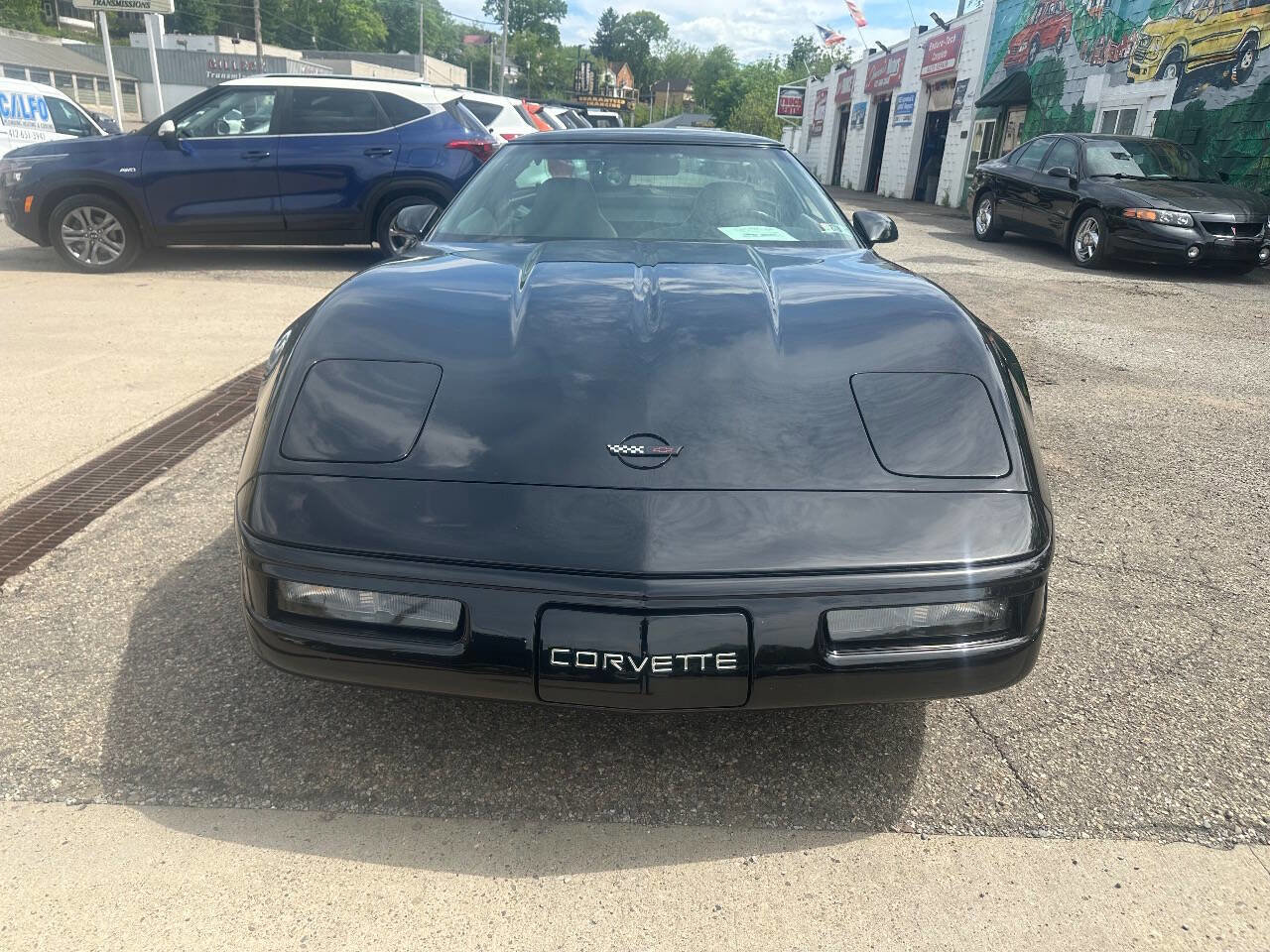 Used 1995 Chevrolet Corvette Coupe RWD image 2