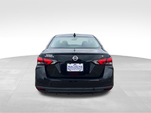 Used 2021 Nissan Versa SV FWD image 6