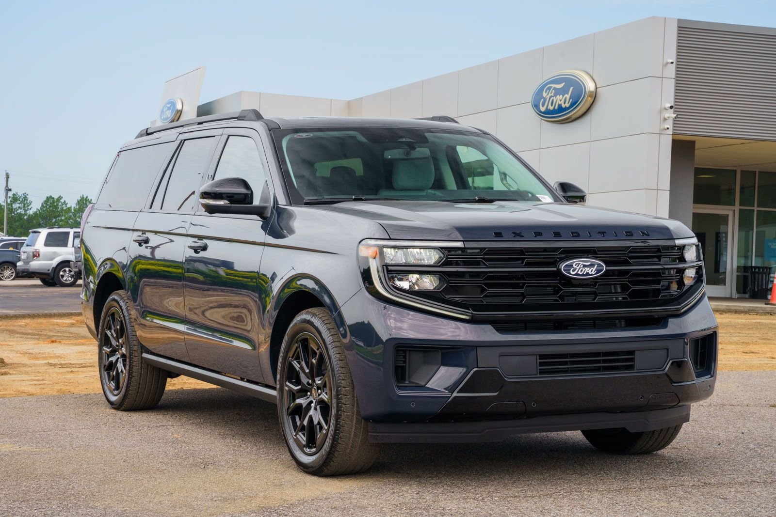 New 2027 Ford Expedition Max Platinum AWD/4WD image 1