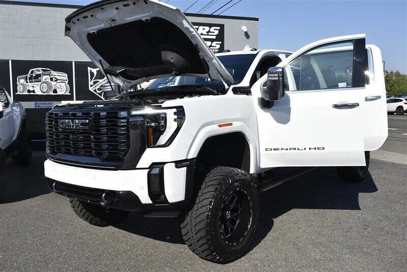 Used 2024 GMC Sierra 3500 Denali Ultimate image 29