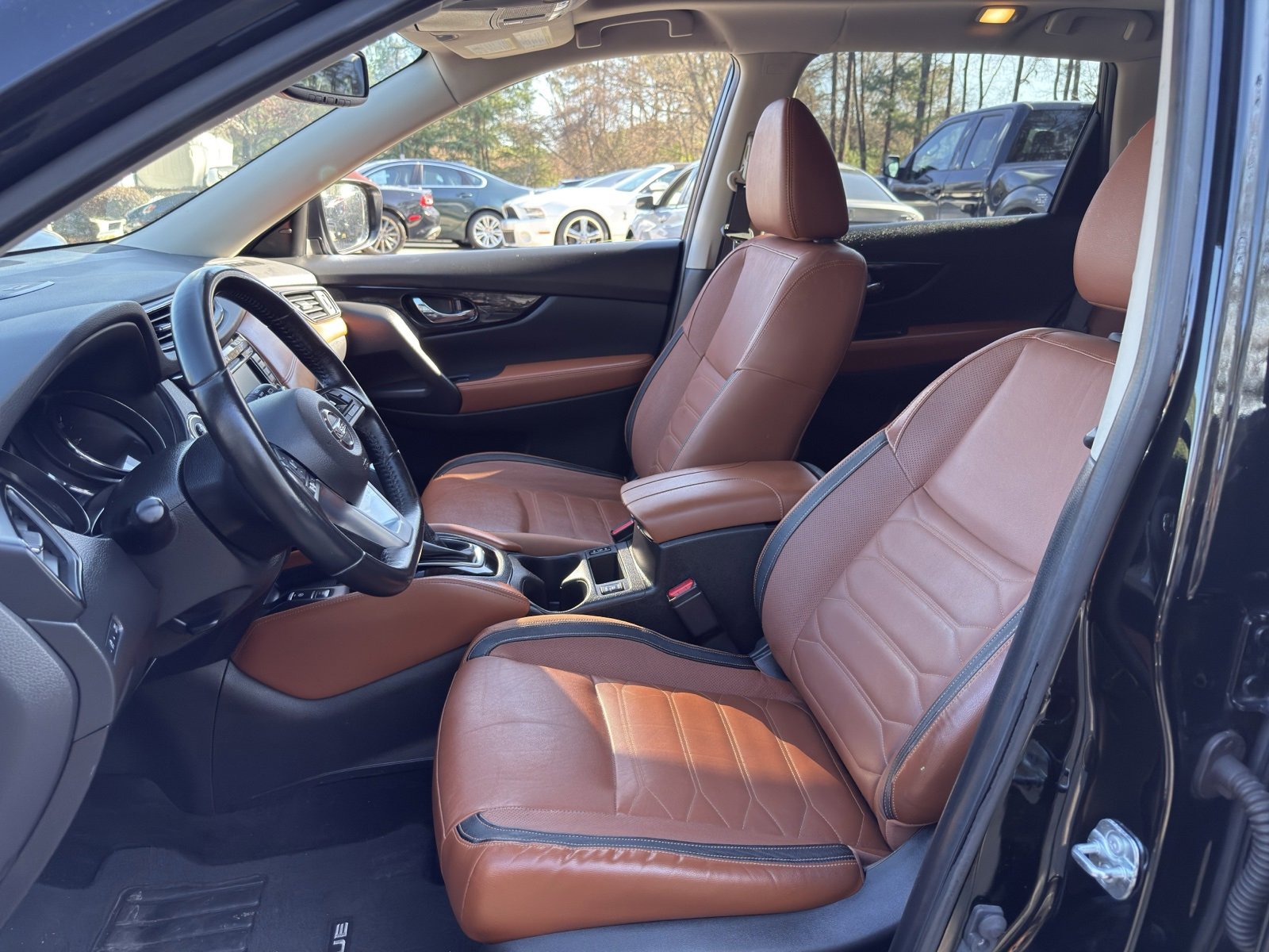 Used 2018 Nissan Rogue SL w/ Premium Package image 19