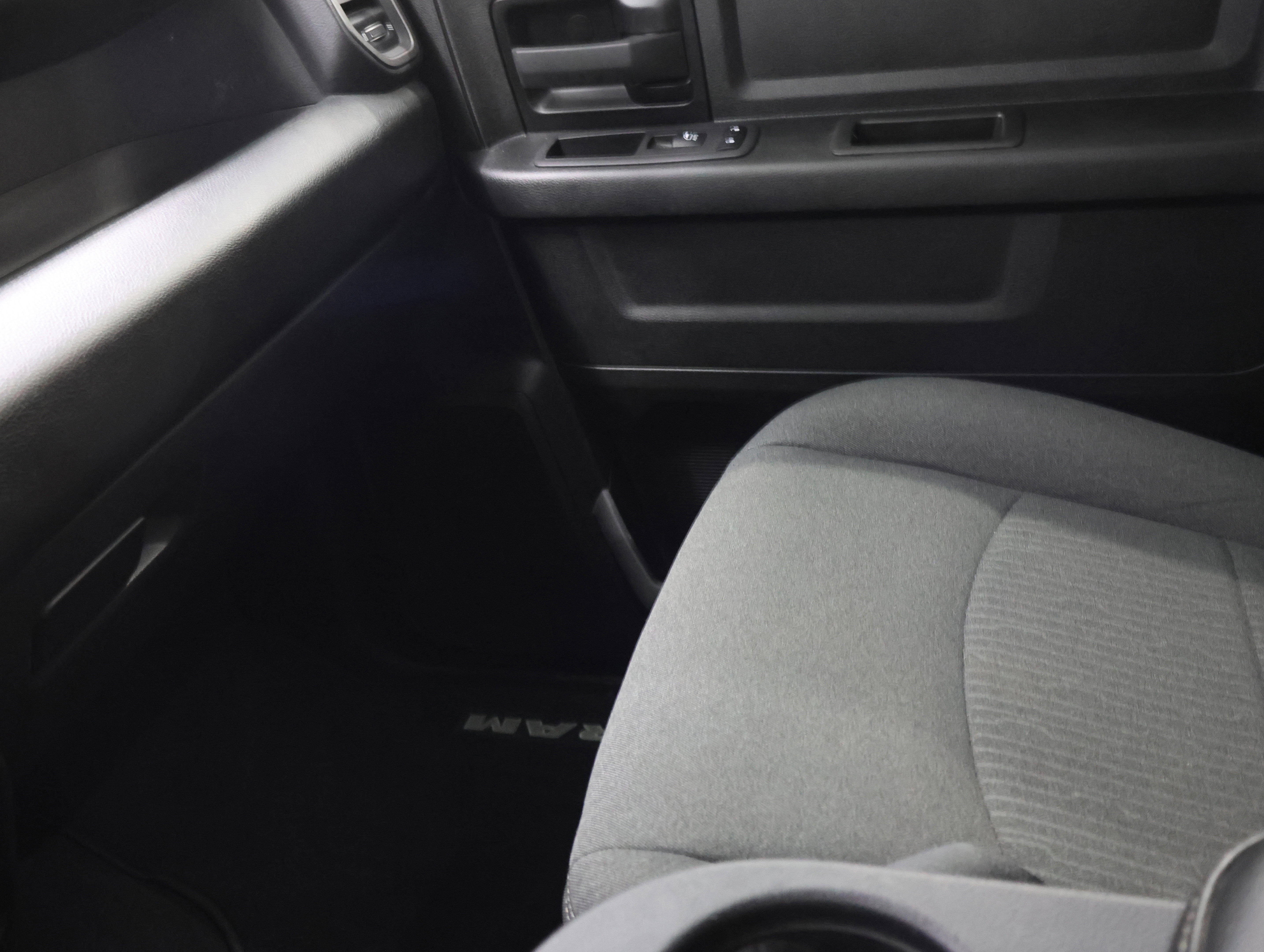 Used 2024 RAM 3500 Tradesman w/ Chrome Appearance Group image 13