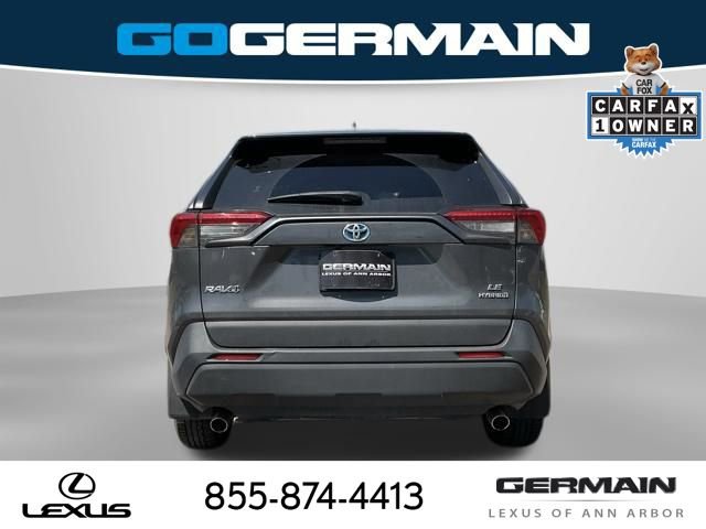 Used 2019 Toyota RAV4 LE w/ Carpet Mat Package AWD/4WD image 8