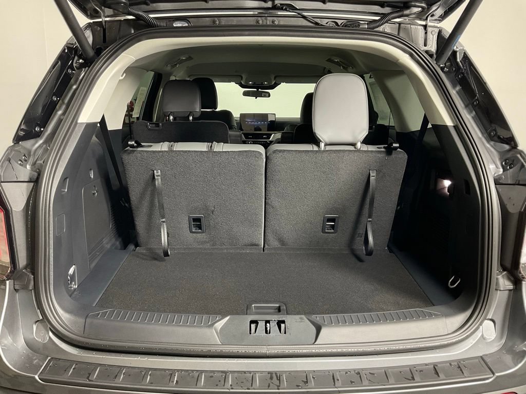 New 2026 Ford Explorer Active w/ Active Comfort Package RWD image 11