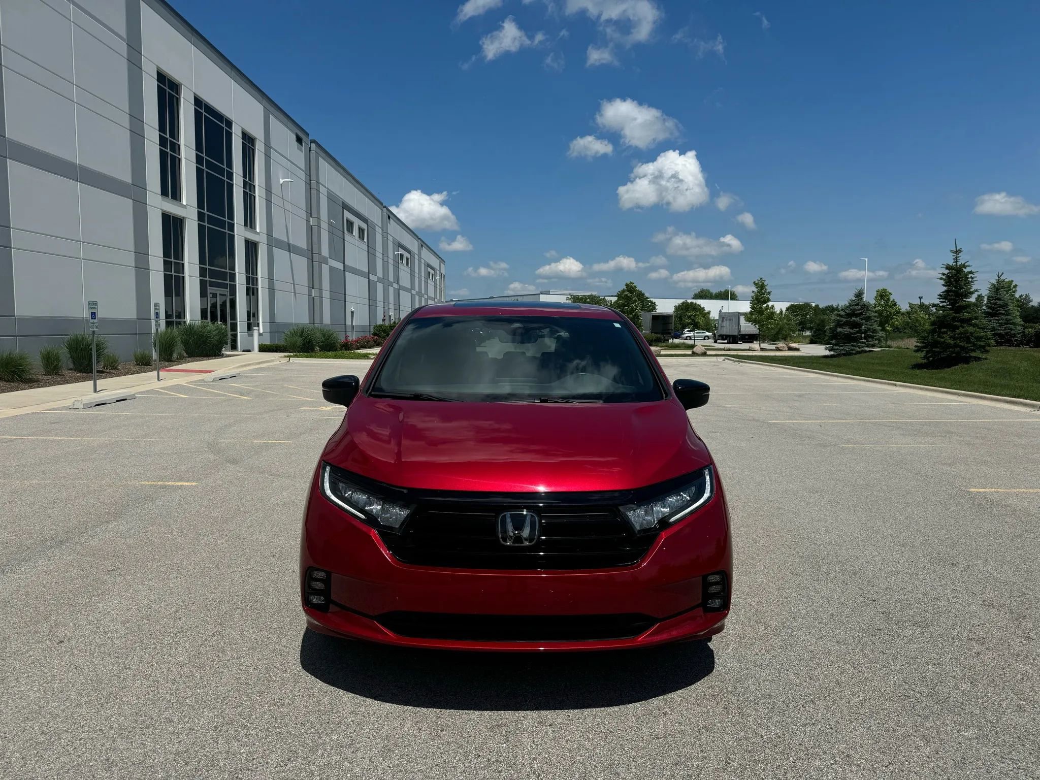 Used 2023 Honda Odyssey Sport image 2