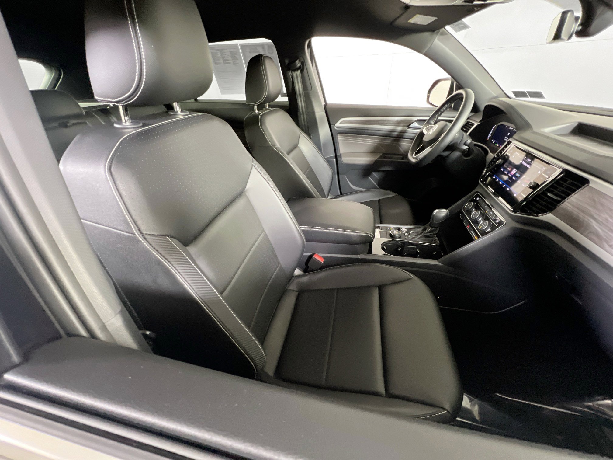 Used 2023 Volkswagen Atlas Cross Sport SE image 26