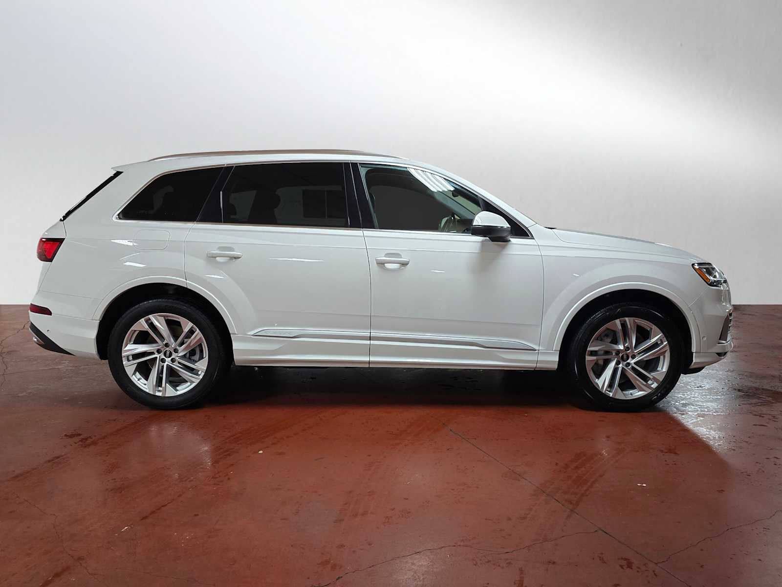 Used 2023 Audi Q7 3.0T Premium Plus image 8